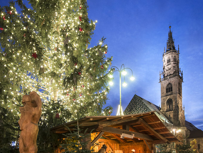 A Bolzano il Mercatino di Natale tra artigianato e piatti tipici dal 23 novembre